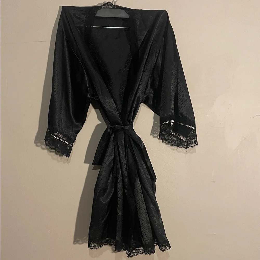 CHRISTIAN DIOR LACE ROBE - Picture 1 of 7